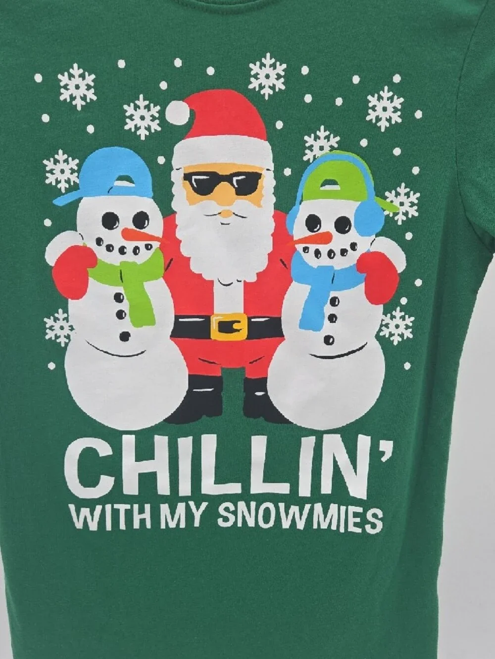 Holiday Time Green 'Chillin' With My Snowmies' Graphic Tee